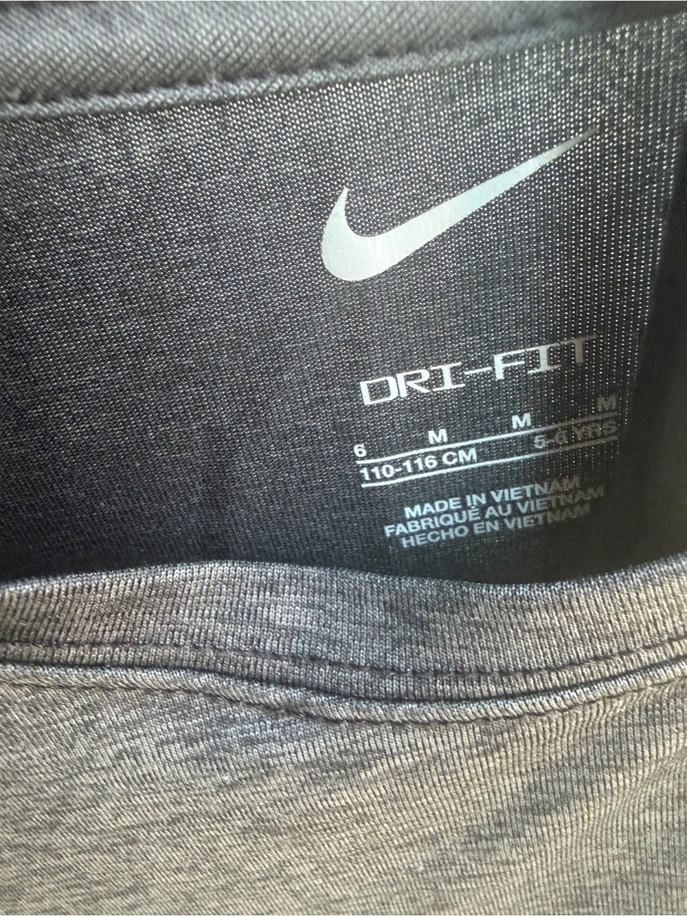 Nike Kids Therma-FIT Sweatsuit & 2 Tees Bundle Boys 6–7Y - Picture 9 of 9
